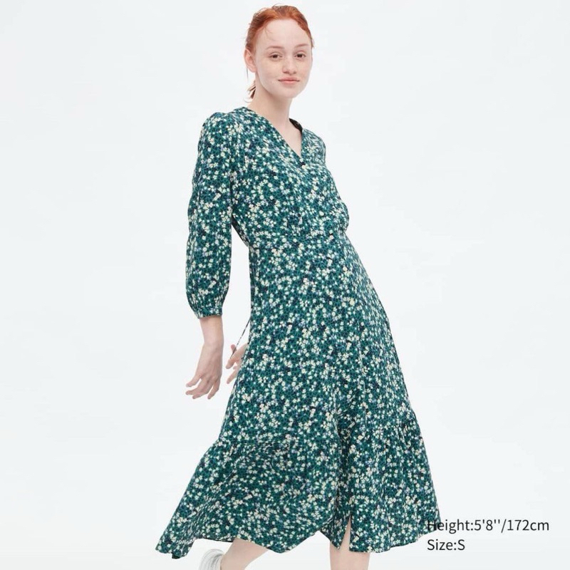 Uniqlo Printed V Neck 3/4 Sleeve Flare Dress Green