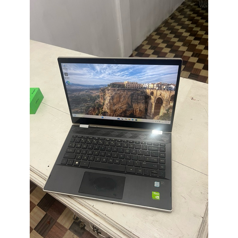 LAPTOP GAMING TOUCHSCREEN  4JUTAAN HP PAVILLION