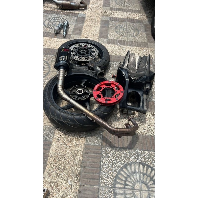 bottom shock depan kiri double disk kaliper kanan kiri rcb 2p set selang velg tapak lebar delkevic d