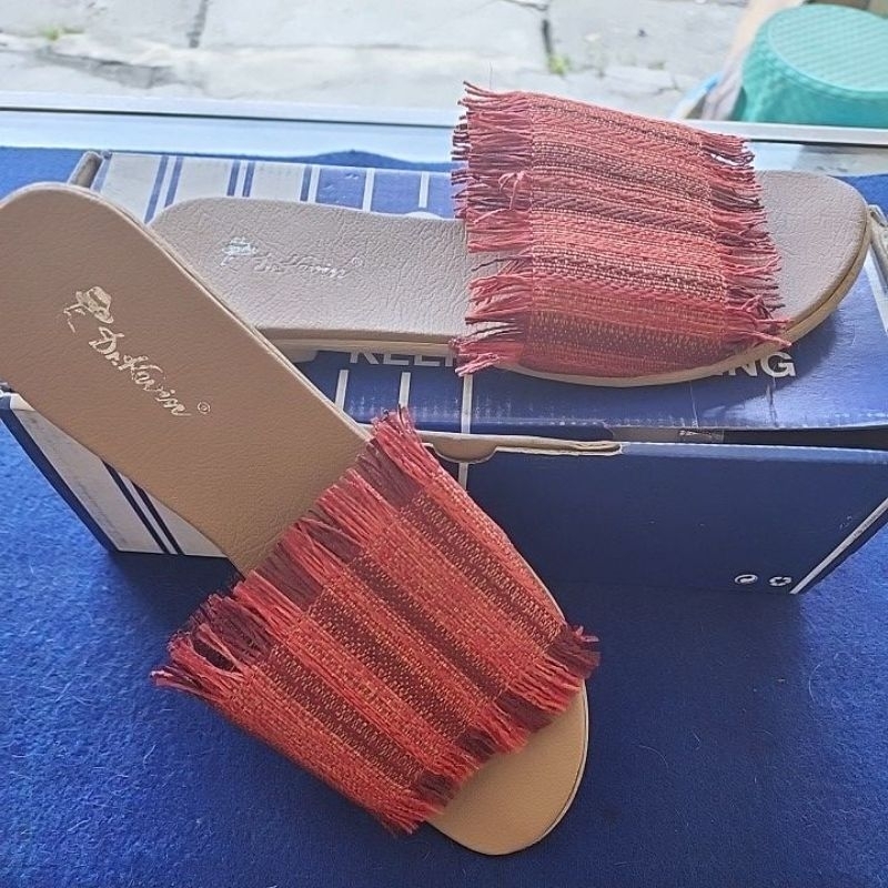 sandal wanita dr.kevin