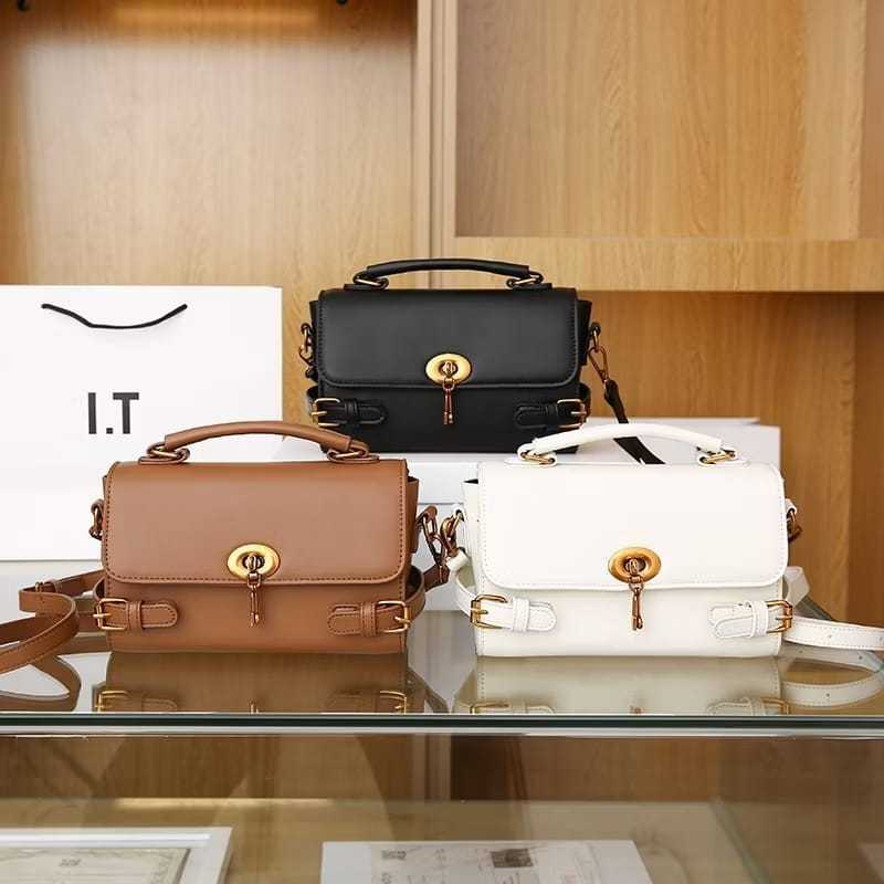 ID - Sale  Ready Tas Selempang Import Wanita V732 Bahan Berkualitas Terbaik ORI Garansi / tas pesta 