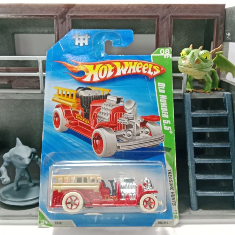 Hot Wheels Old Number 5.5 Treasure Hunts '10 (Bonus Free Protector)