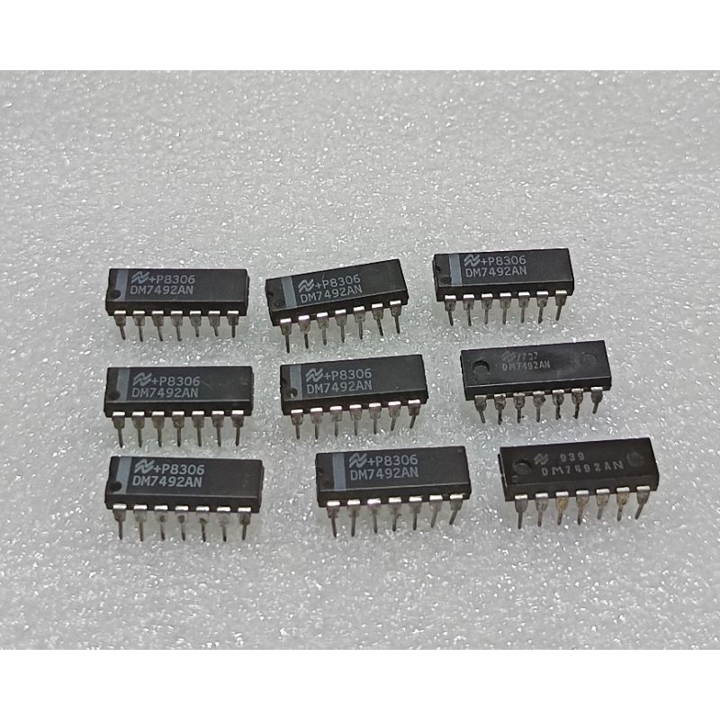 IC DM7492AN