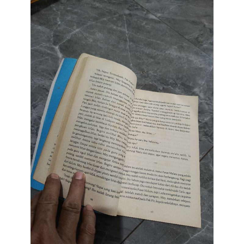 ratna sarumpaet Maluku Kobaran Cintaku Sebuah Novel-C3