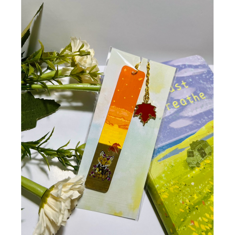 

Pembatas buku/bookmark charm akrilik (handpainted)