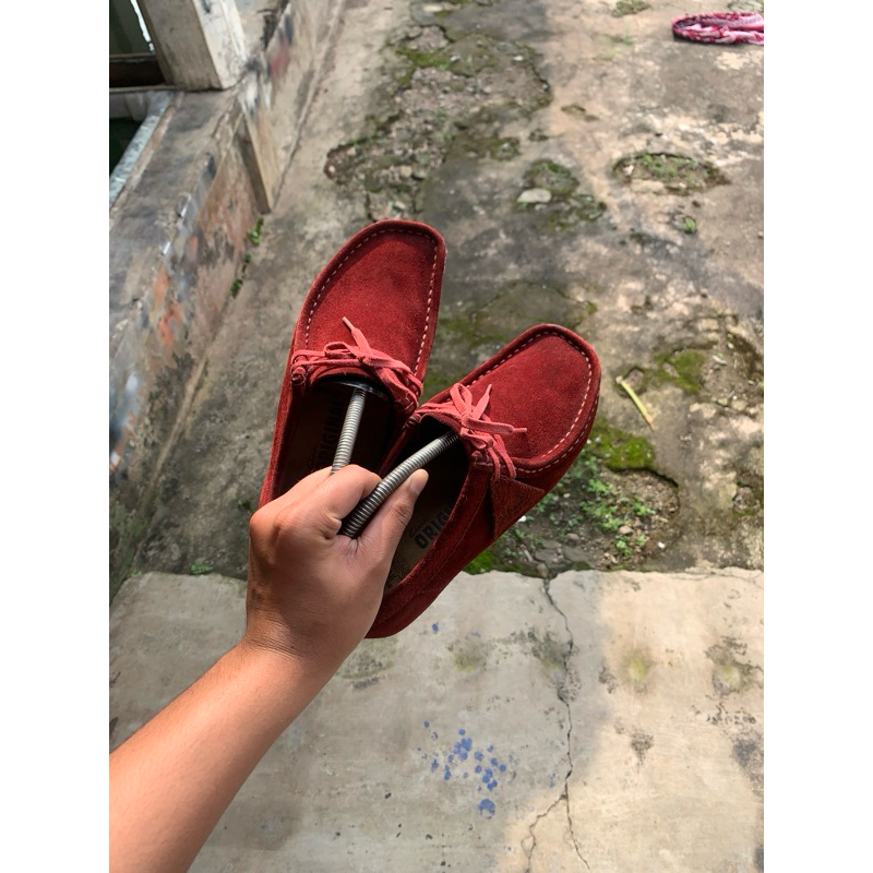 clarks wallabee maroon