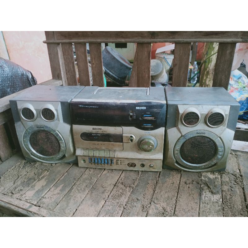 Radio Tape Sanyo BIG-1000K Minus Mati/Buat Pajangan