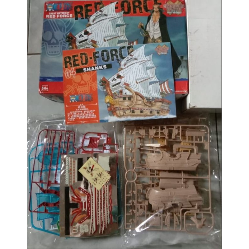 Kapal One Piece Red Force Shanks Pirate Ship Action Figure Assemble model kit