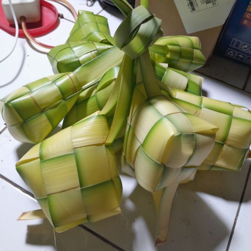 

ketupat Kosong Per Biji