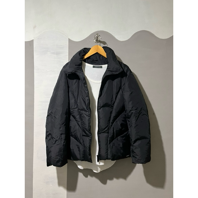 Preloved Guess Down Winter Jacket Bulang Pria size L