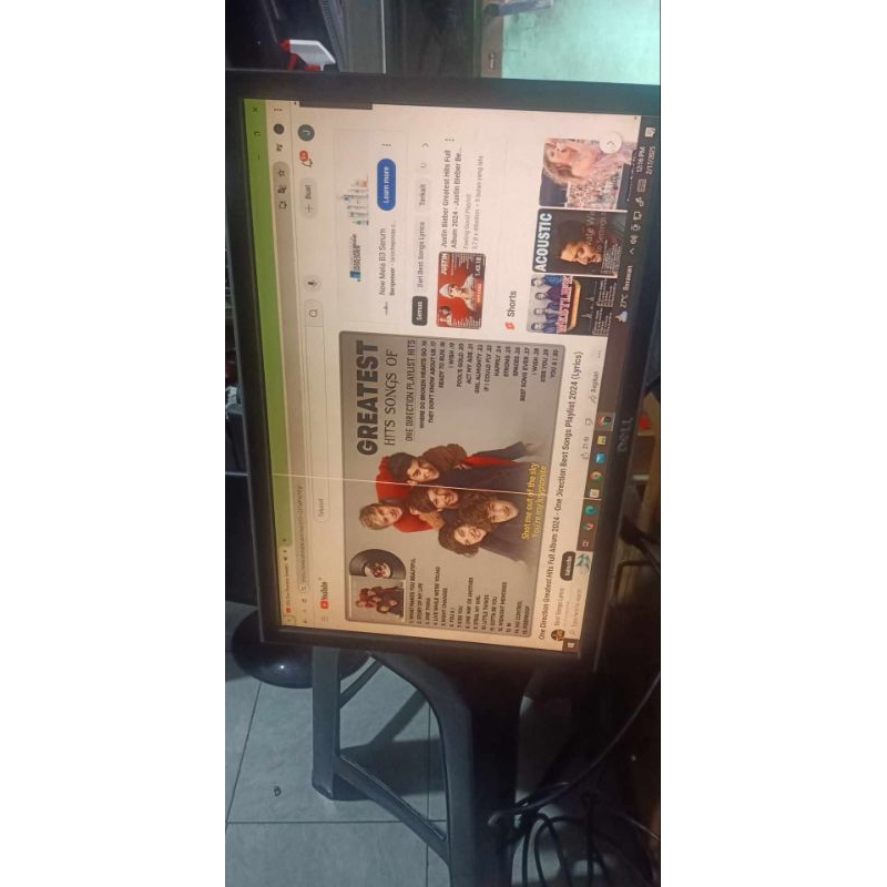 monitor komputer lcd 22 widescreen dell garis