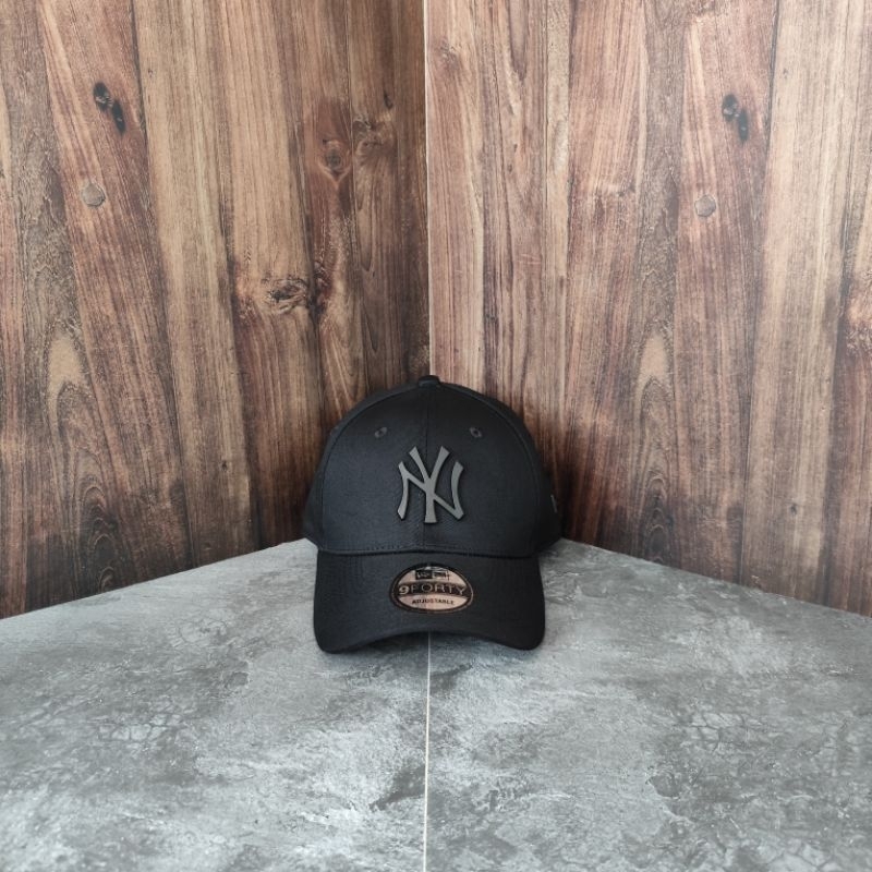 Topi Baseball NY Metal logo 6 Panel Hitam