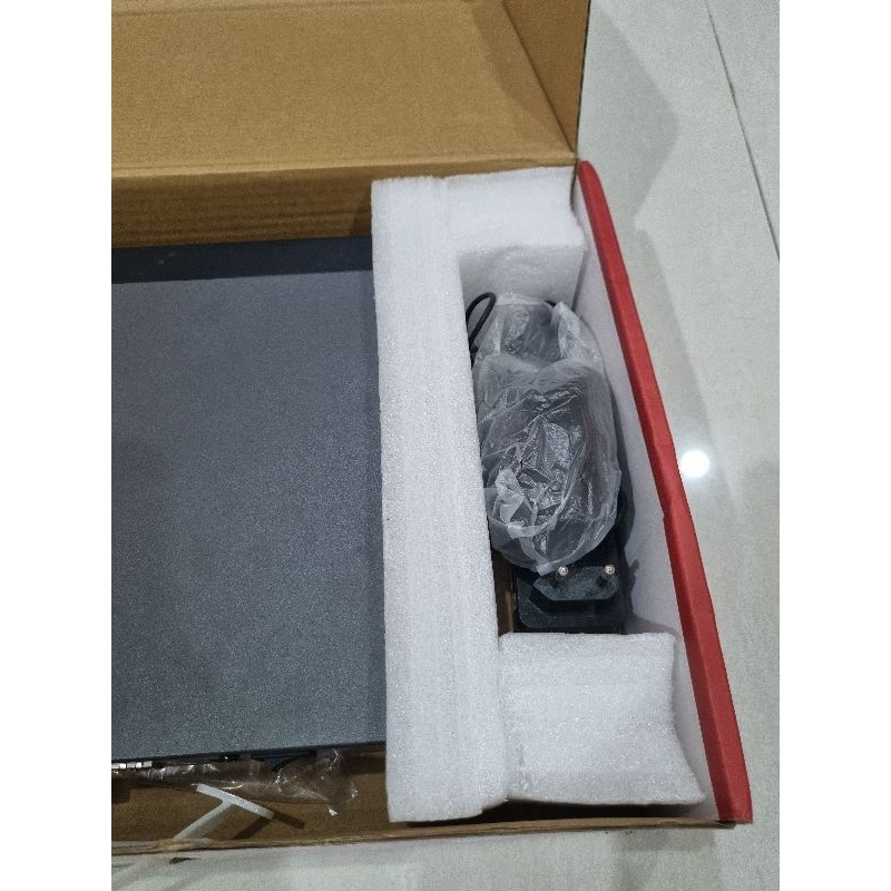 CCTV DVR HIKVISION 7200 Series 8 channel Turbo HD DVR