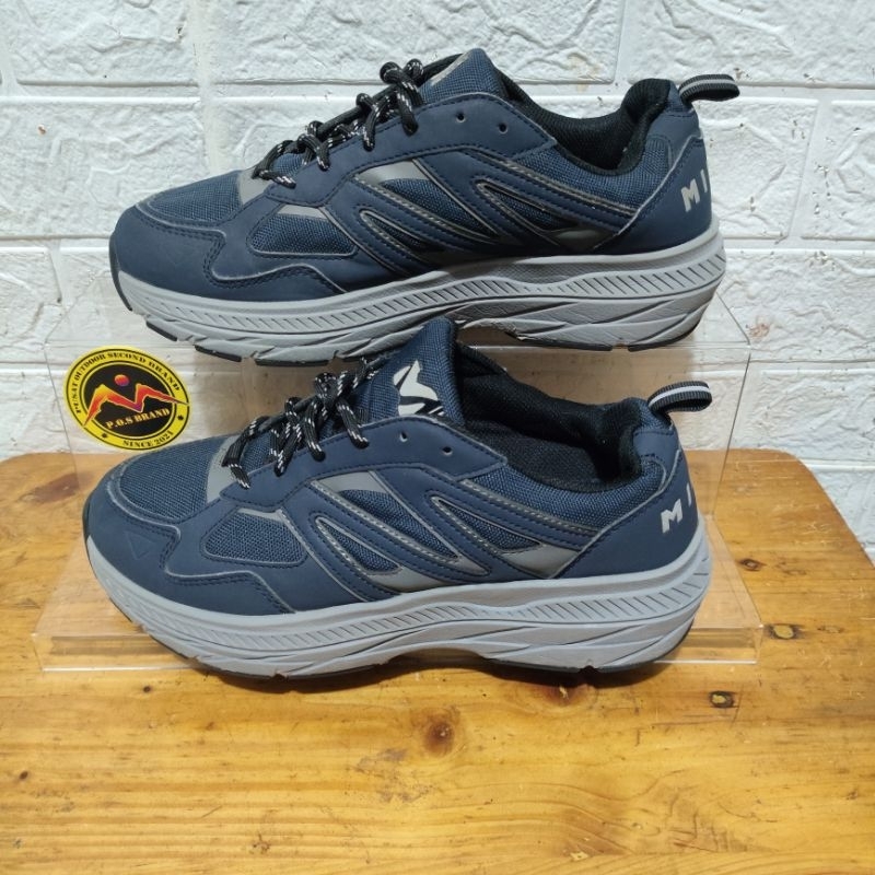 sepatu Millet second