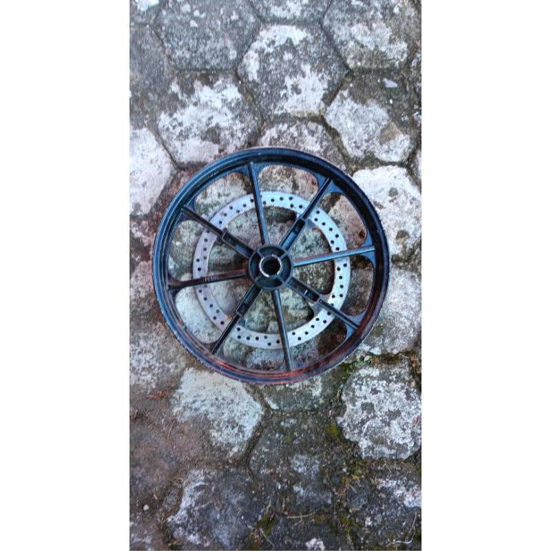 Velg palang 8 depan merk yoshi