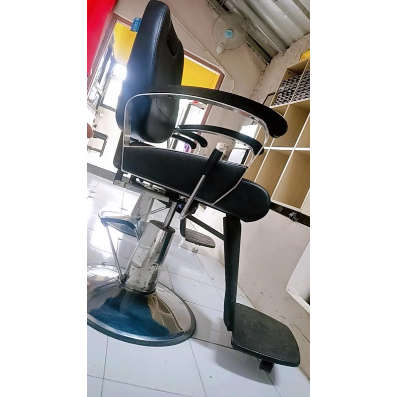 Kursi barbershop AERON reclining dan hidrolik second kondisi 95% bagus