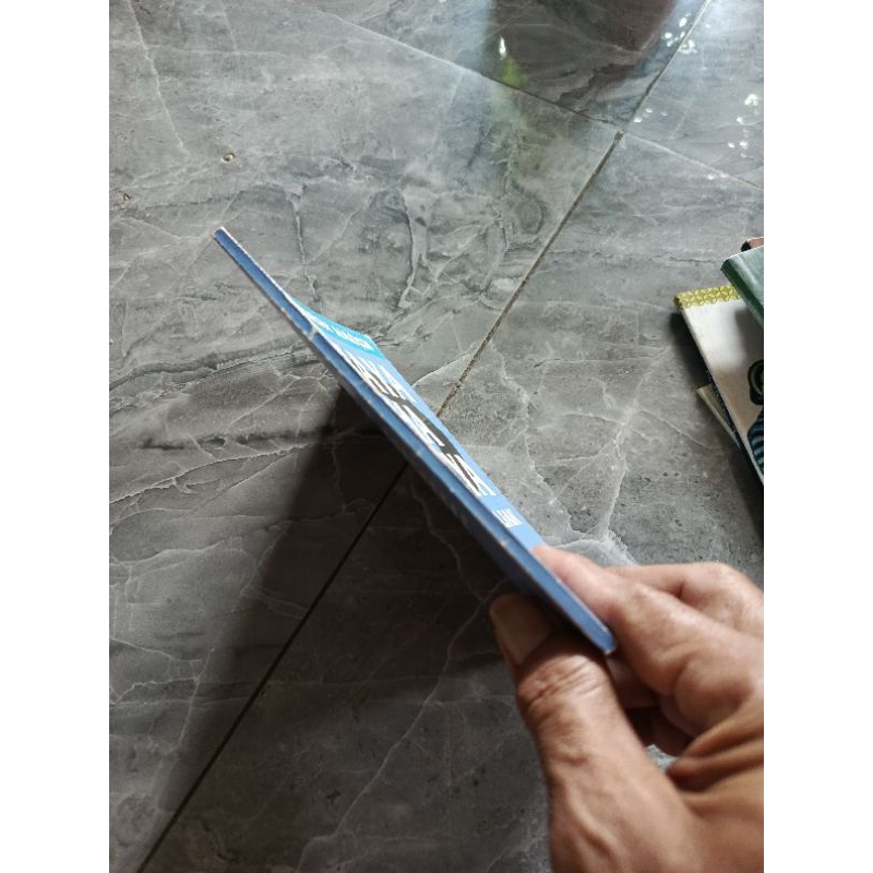 CAHAYA MAHA CAHAYA KUMPULAN SAJAK - EMHA AINUN NADJIB-B1