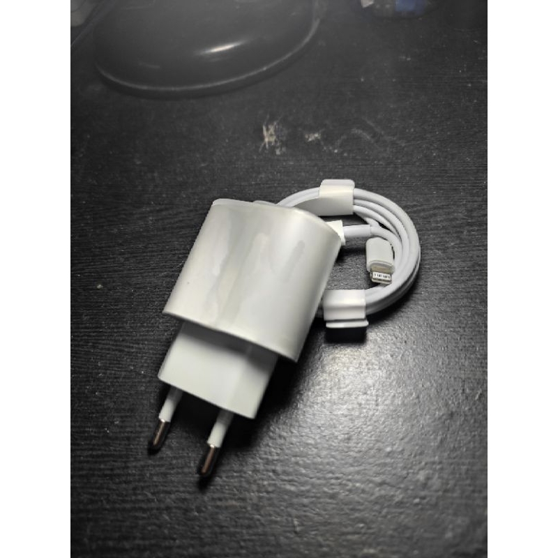 Charger iPhone 11 original 20 Watt