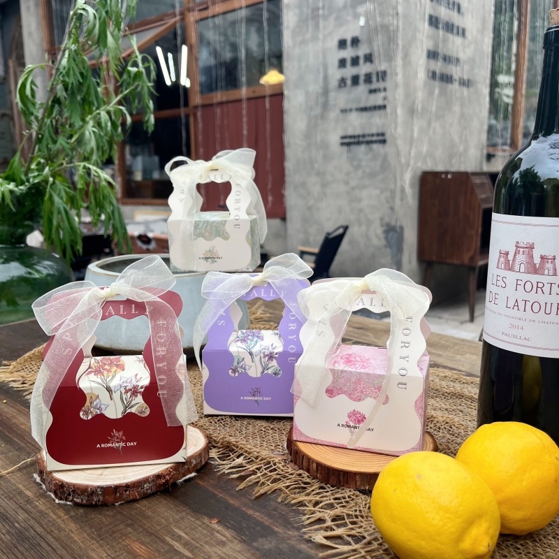 

PAPER BAG BOX HAMPERS KOTAK SOUVENIR GIFT BOX