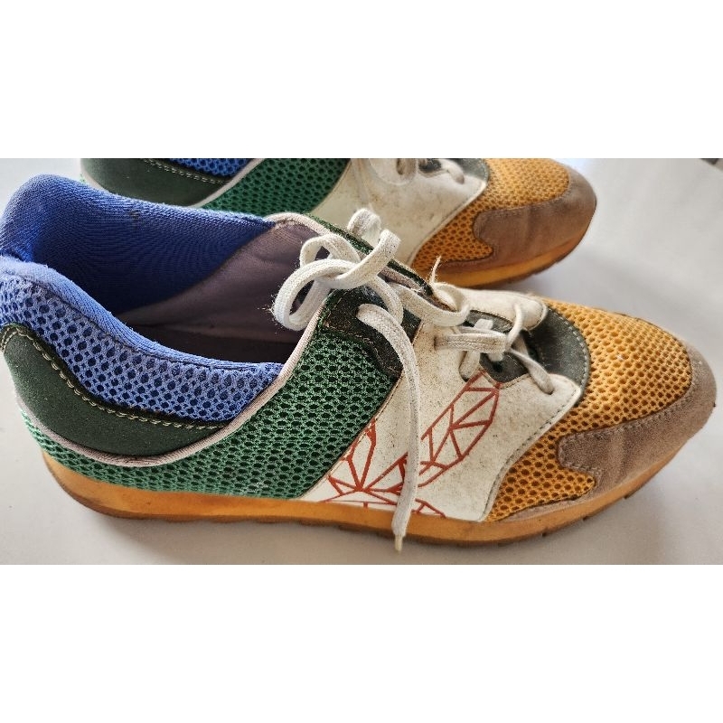 SECOND • Sepatu Pria Playboy Size 43 Warna Warni Sneakers Olahraga Jalan Bagus Preloved