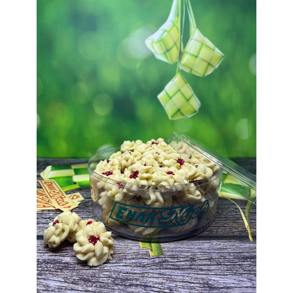 

Kue Semprit Selai Stroberi Spesial untuk Lebaran