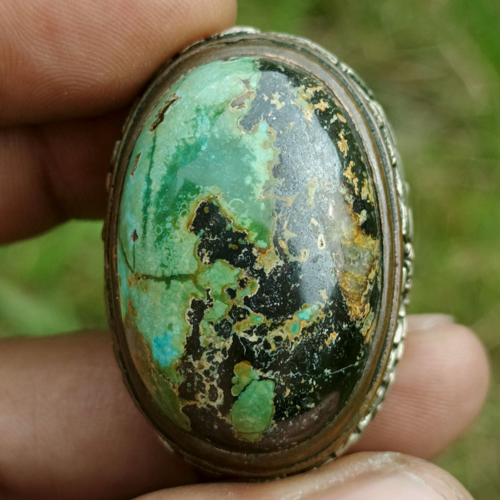 Batu Natural Pirus Tibet Dwiwarna Hijau Gradasi & Hitam Sakral Jumbo Matrik Motif Kuda  Dim-35 Mumbu