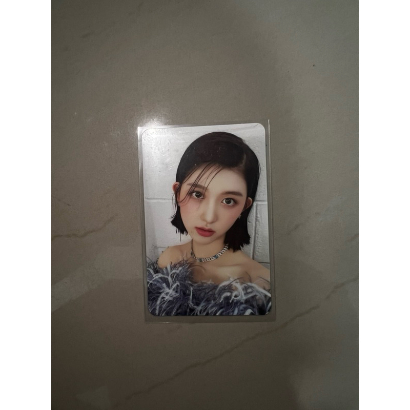 PHOTOCARD GAEUL IVE (VER ALBUM LOVE DIVE)