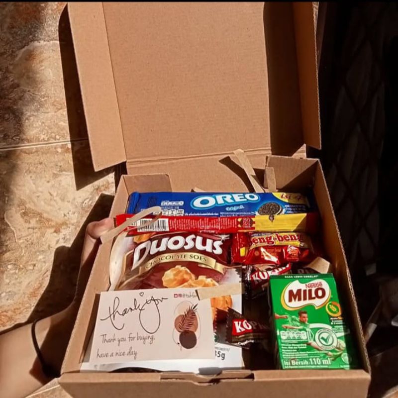 

SNACK BOX MURAH, HAMPERS MURAH, HAMPERS ULANG TAHUN, HAMPERS WISUDA, HAMPERS VALENTINE