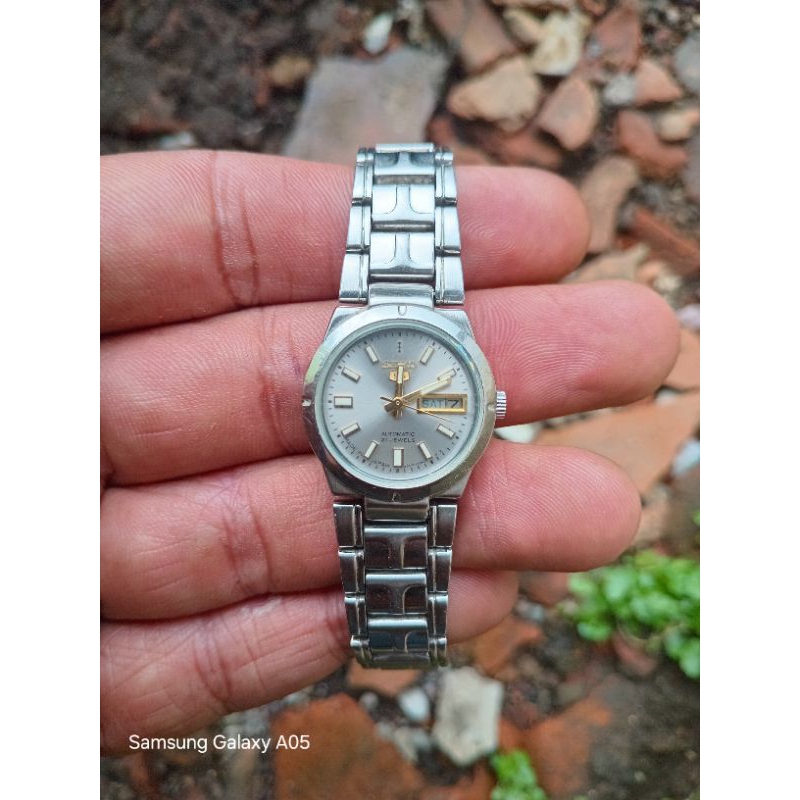 jam tangan automatic seiko cewek