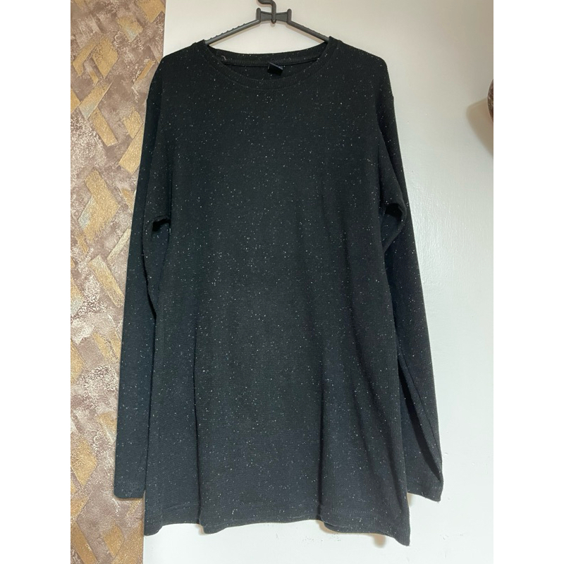 Sweatshirt Hitam (preloved)