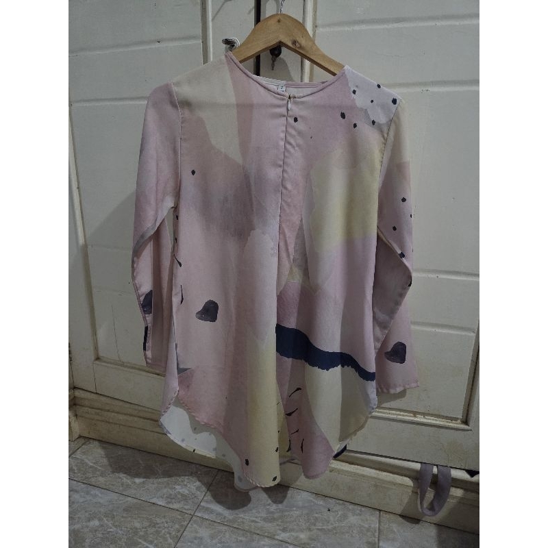 Preloved Vanilla Hijab Blouse size S