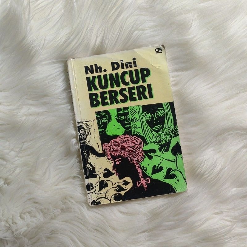 Kuncup Berseri -Nh. Dini