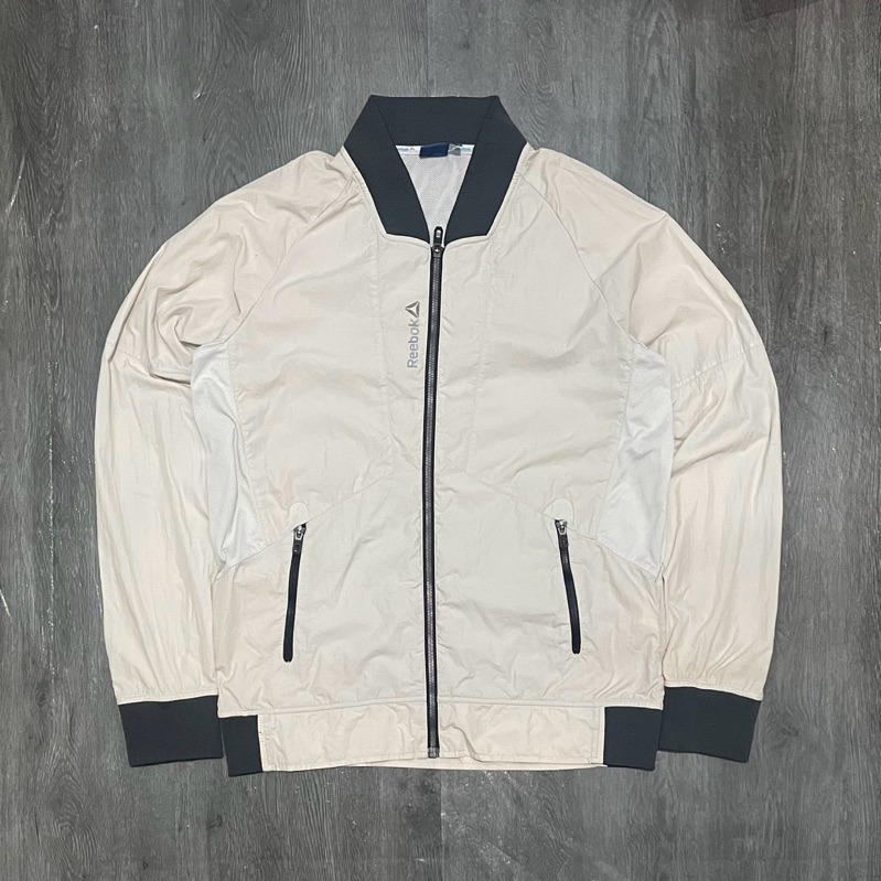 REEBOK JAKET PARASUT SECOND THRIFT