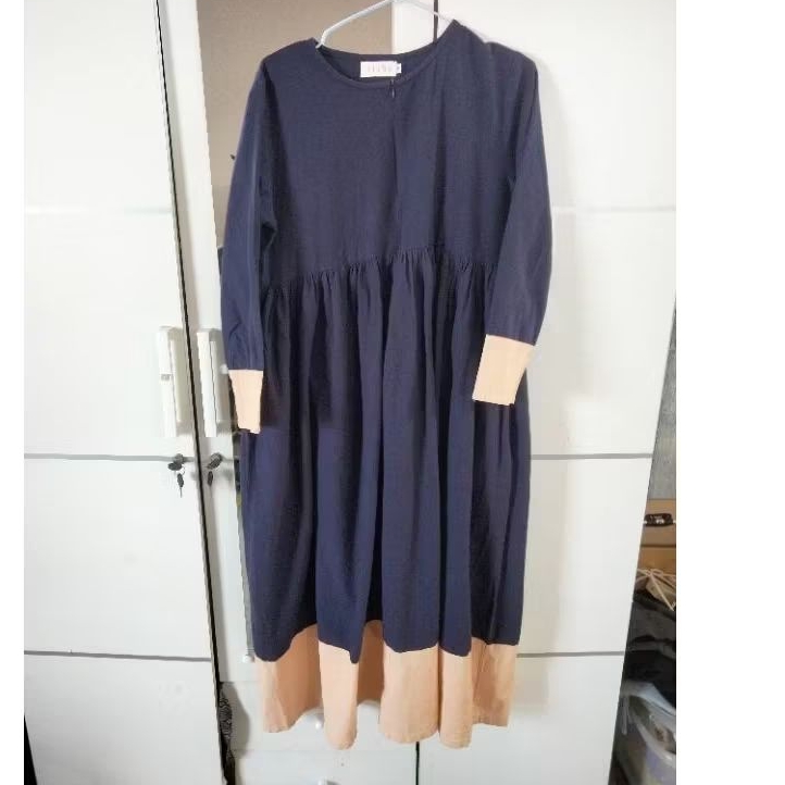 Preloved Aisha Studio Navy