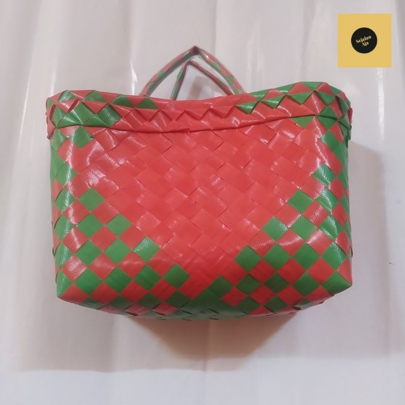 

TAS ANYAM PLASTIK HIJAU MERAH TEMPO DULU