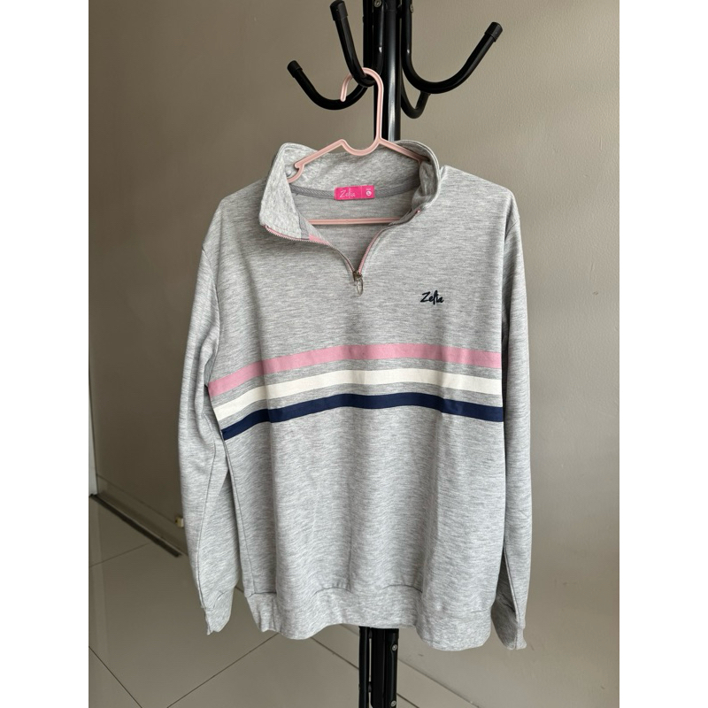 [Preloved] Zelia Pullover Sweatshirt | Sweater Lengan Panjang Wanita