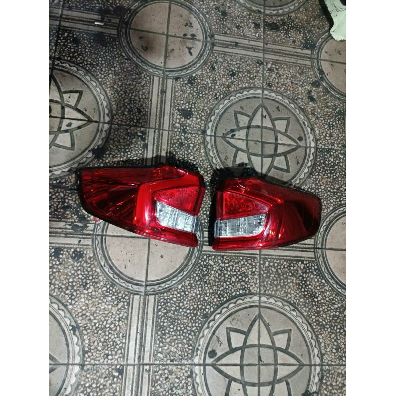 Lampu Belakang SUZUKI XL 7 ORIGINAL