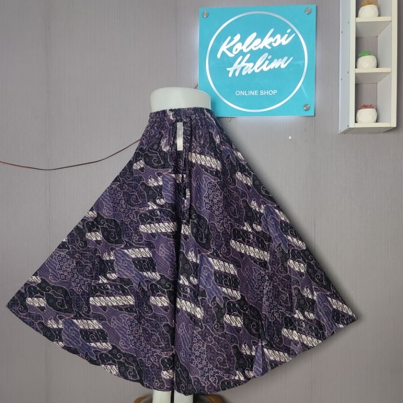 ROK PAYUNG LEBAR MOTIF BATIK ABTRAK
