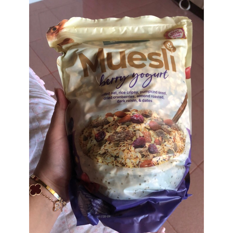 

muesli berry yoghurt 1kg