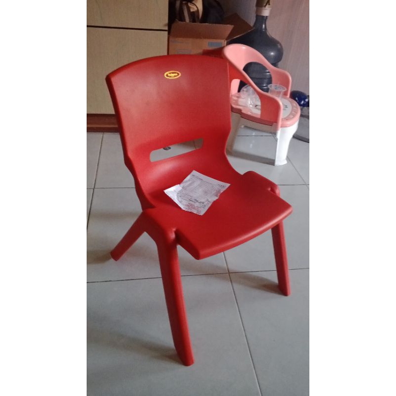 Kursi duduk anak kecil