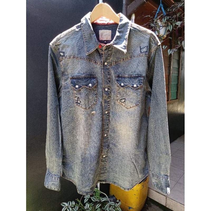 Ripped Grunge Denim Shirt dari BUCKAROO