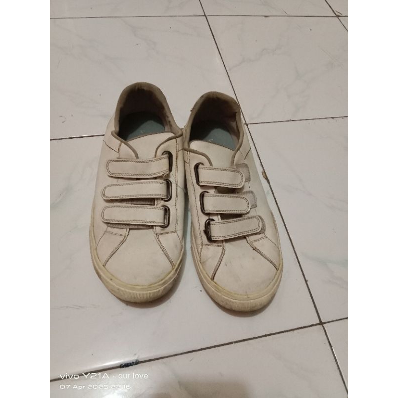 jual sepatu kronikel second size 41