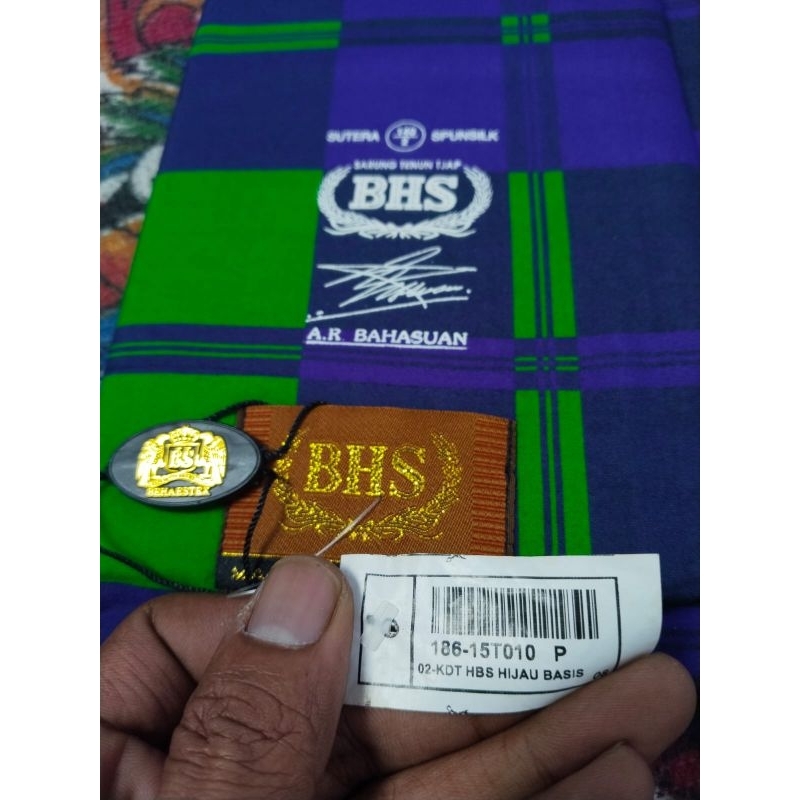 sarung bhs kdt full sutra spunsilk 140/2 type kdt hijau basis kotak besar