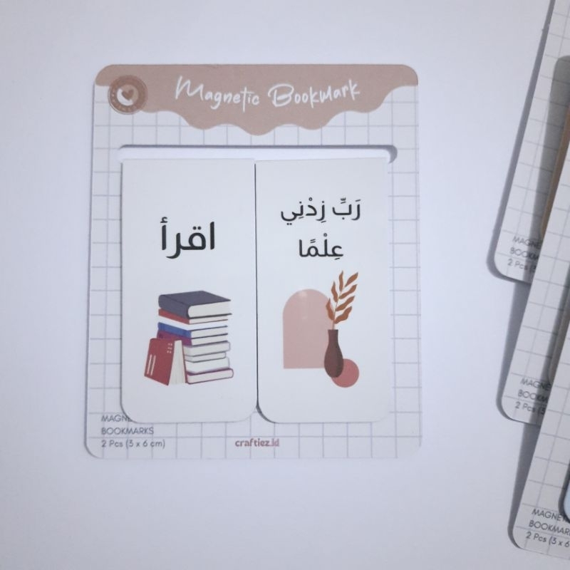 

Pembatas Buku Handmade Magnetic Bookmark Isi 2
