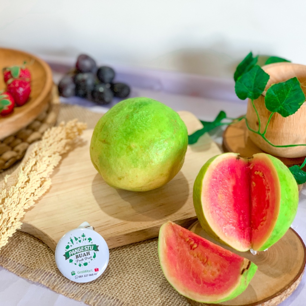 

JAMBU BIJI MERAH / RED GUAVA