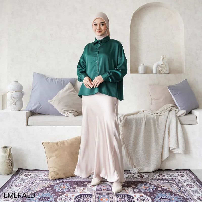 Kemeja Satin Oversized Lila