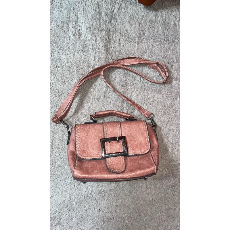 Preloved Tas Selempang Tas jinjing Pink Catriona