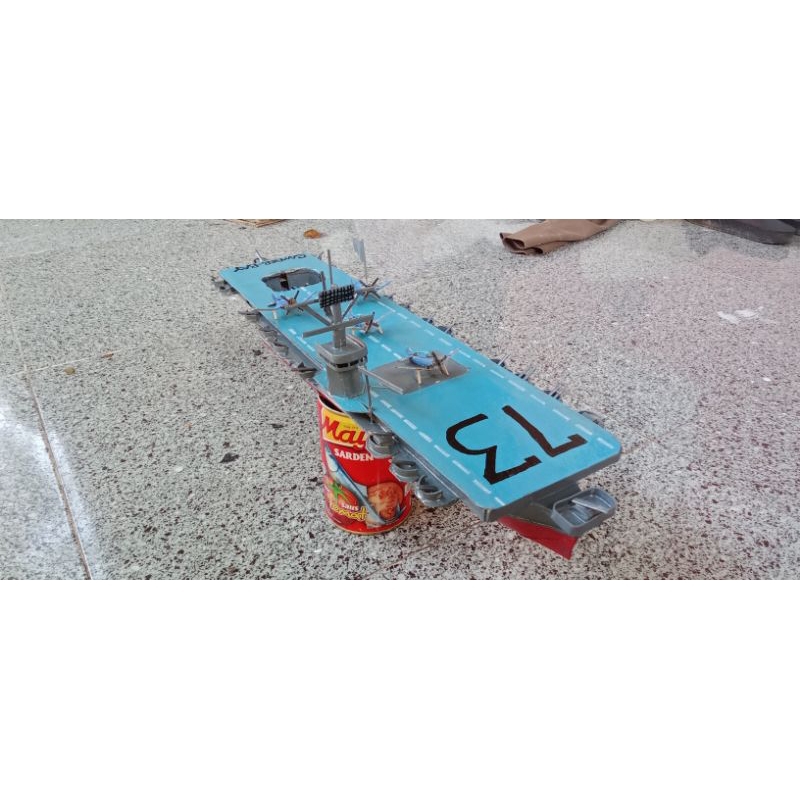 miniatur kapal induk USS Gambier-Bay CVE-73 kapal induk tempur Amerika Serikat WW2 miniatur kapal kh