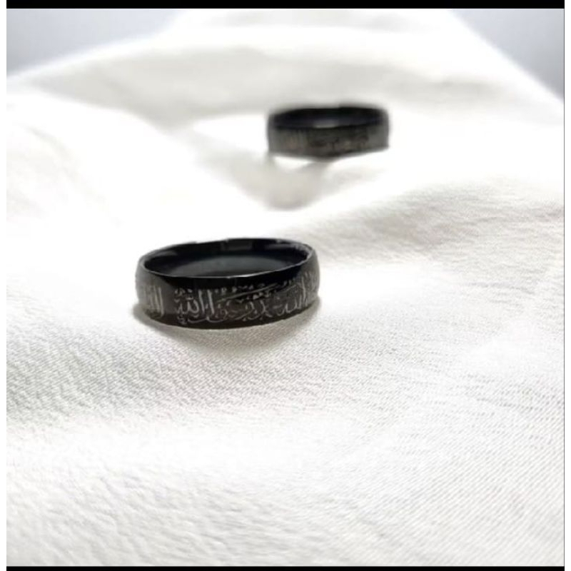 Cincin titanium hitam lafadz Allah pria dan wanita