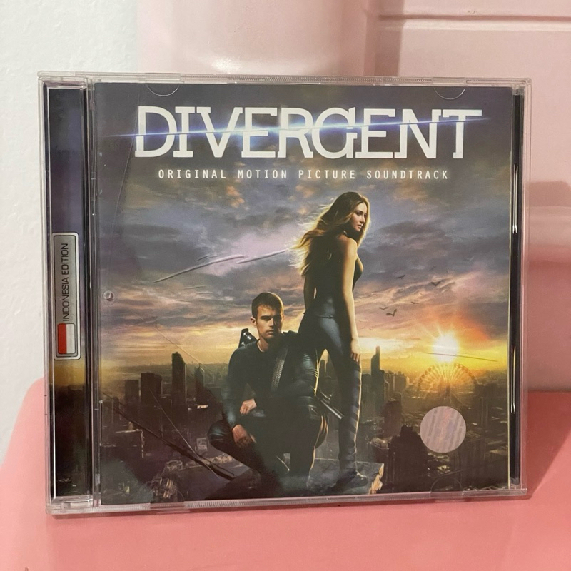 [PRELOVED] DIVERGENT SOUNDTRACK CD - Original